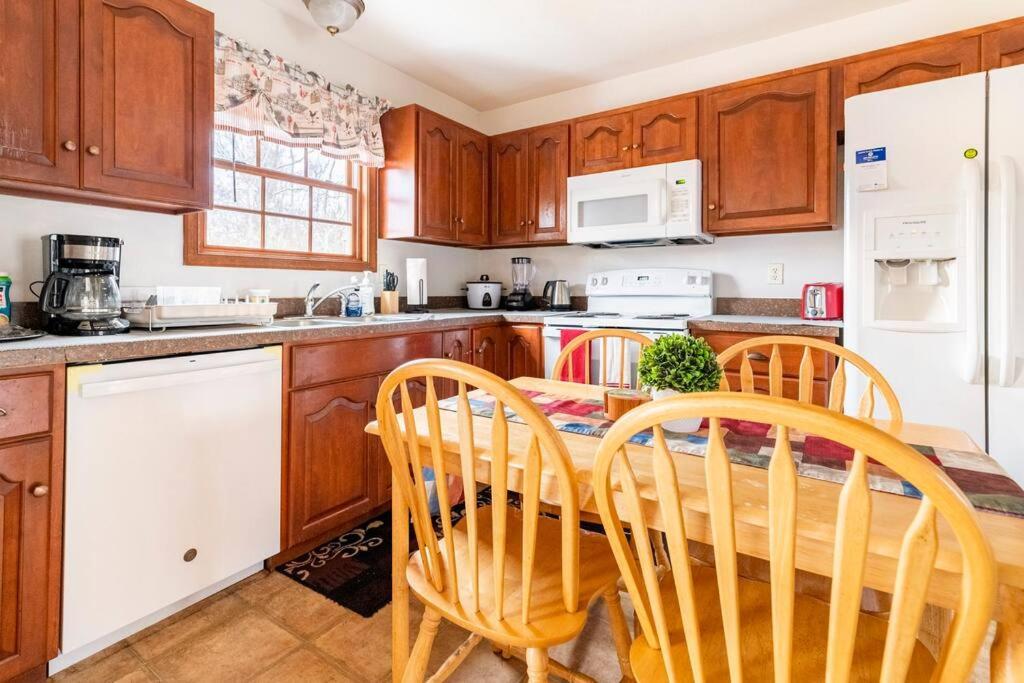 Cheerful Pocono Home Away From Home Albrightsville Buitenkant foto