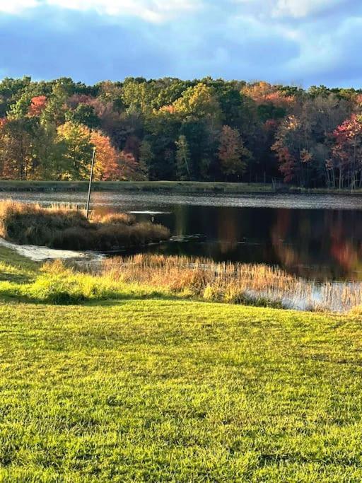 Cheerful Pocono Home Away From Home Albrightsville Buitenkant foto