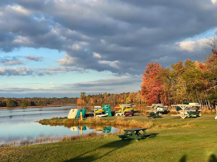 Cheerful Pocono Home Away From Home Albrightsville Buitenkant foto